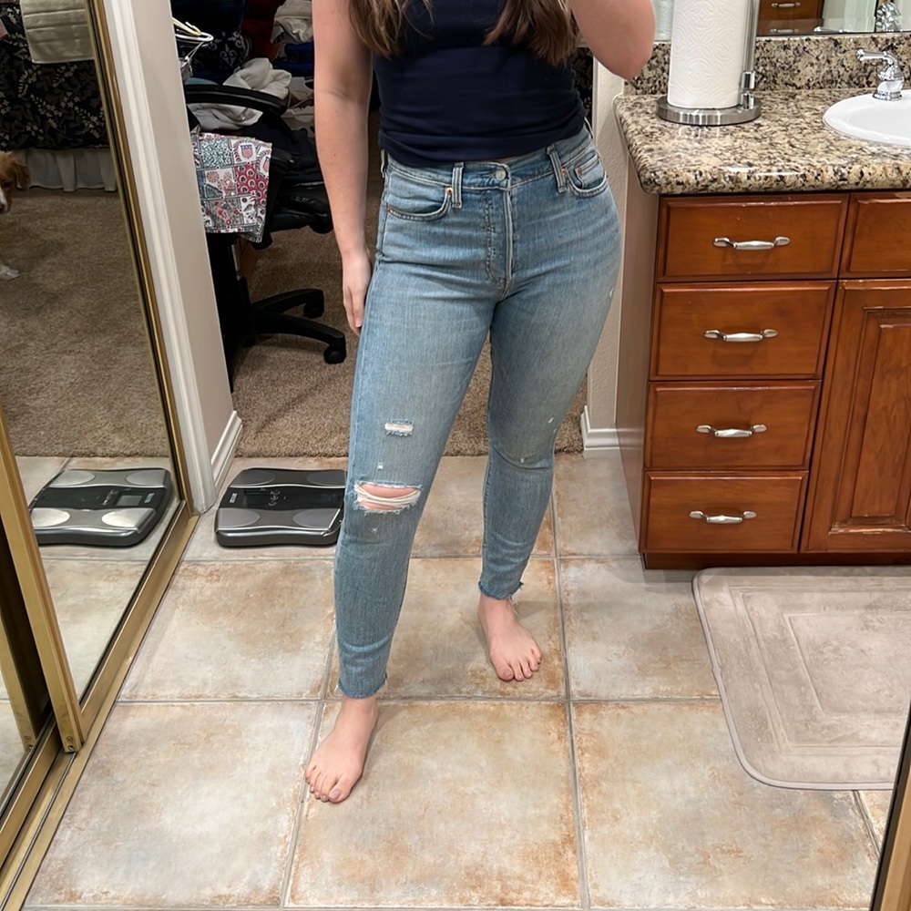 Levi’s Wedgie Skinny Distressed Jean Sz 29